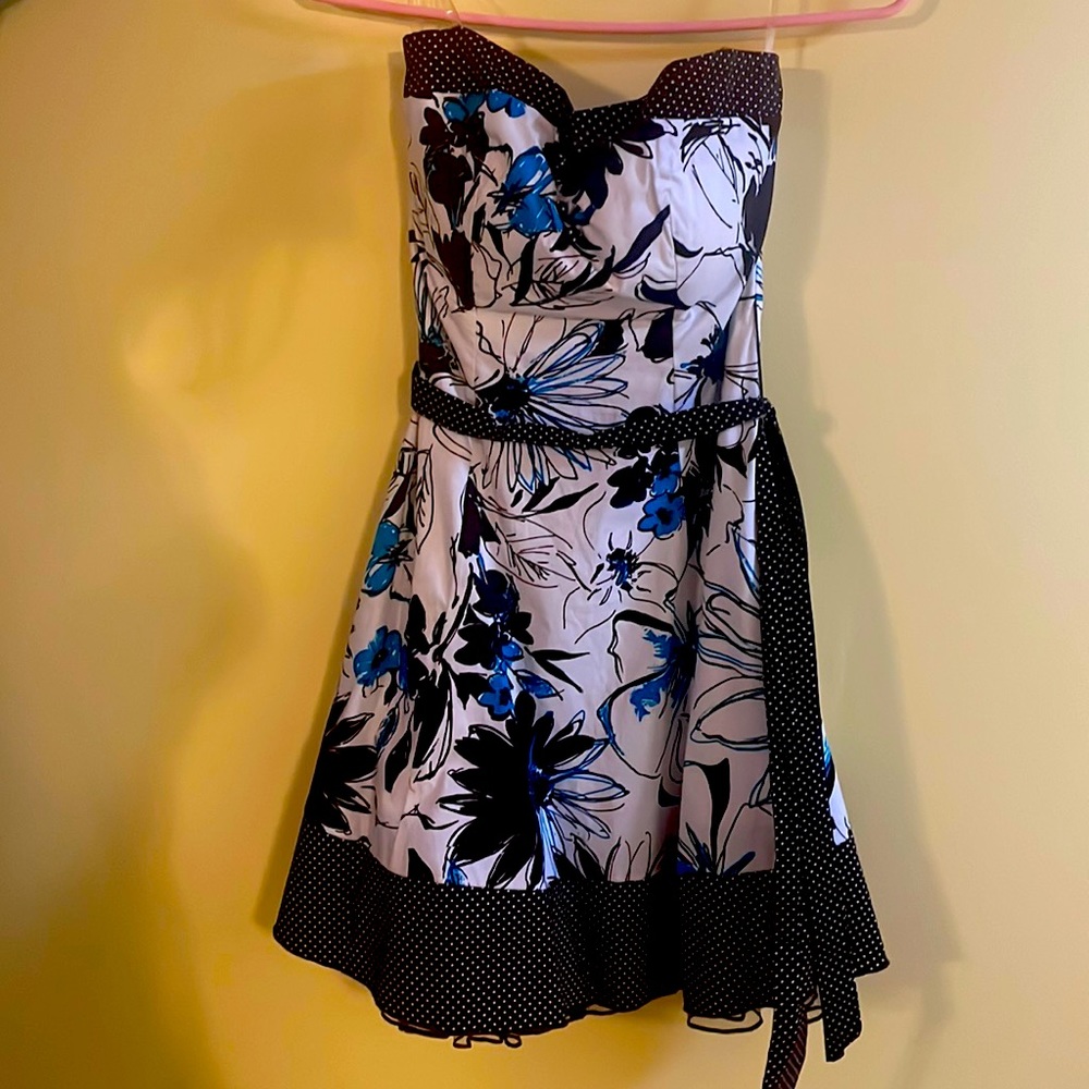Fun, beautiful and new strapless dress
